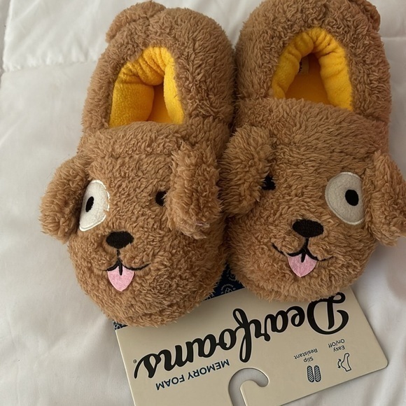 ❤️3 for $15!❤️
Adorable Dearfoam slippers, size4/5! Puppies! - Picture 1 of 6